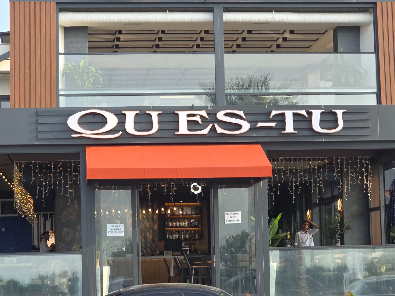 QUESTU CAFE